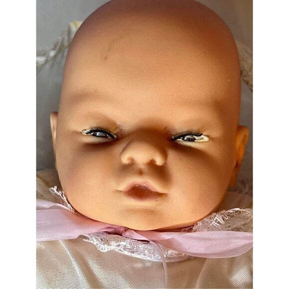 HAUNTED Vtg 1960s Uneeda Purty Doll Christening Gown Creepy Haunted House Prop - Picture 3 of 13